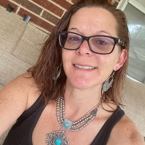 Meet your Posher, Karin